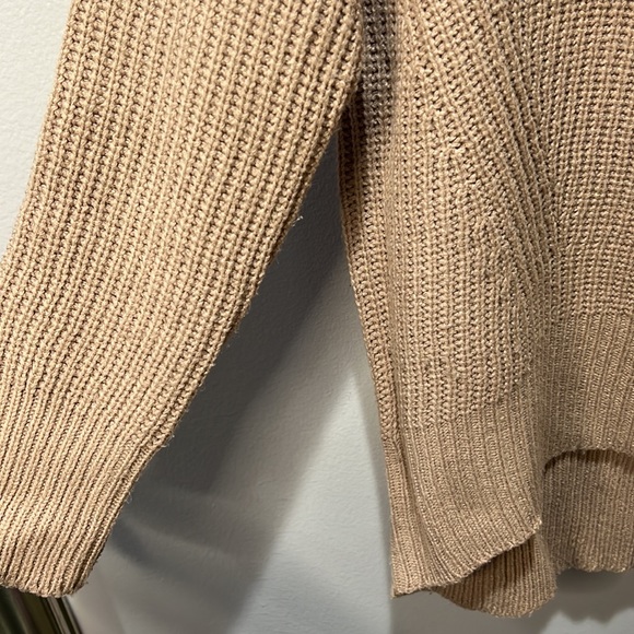 Bundle Knit Sweaters 🧶 - Picture 12 of 14